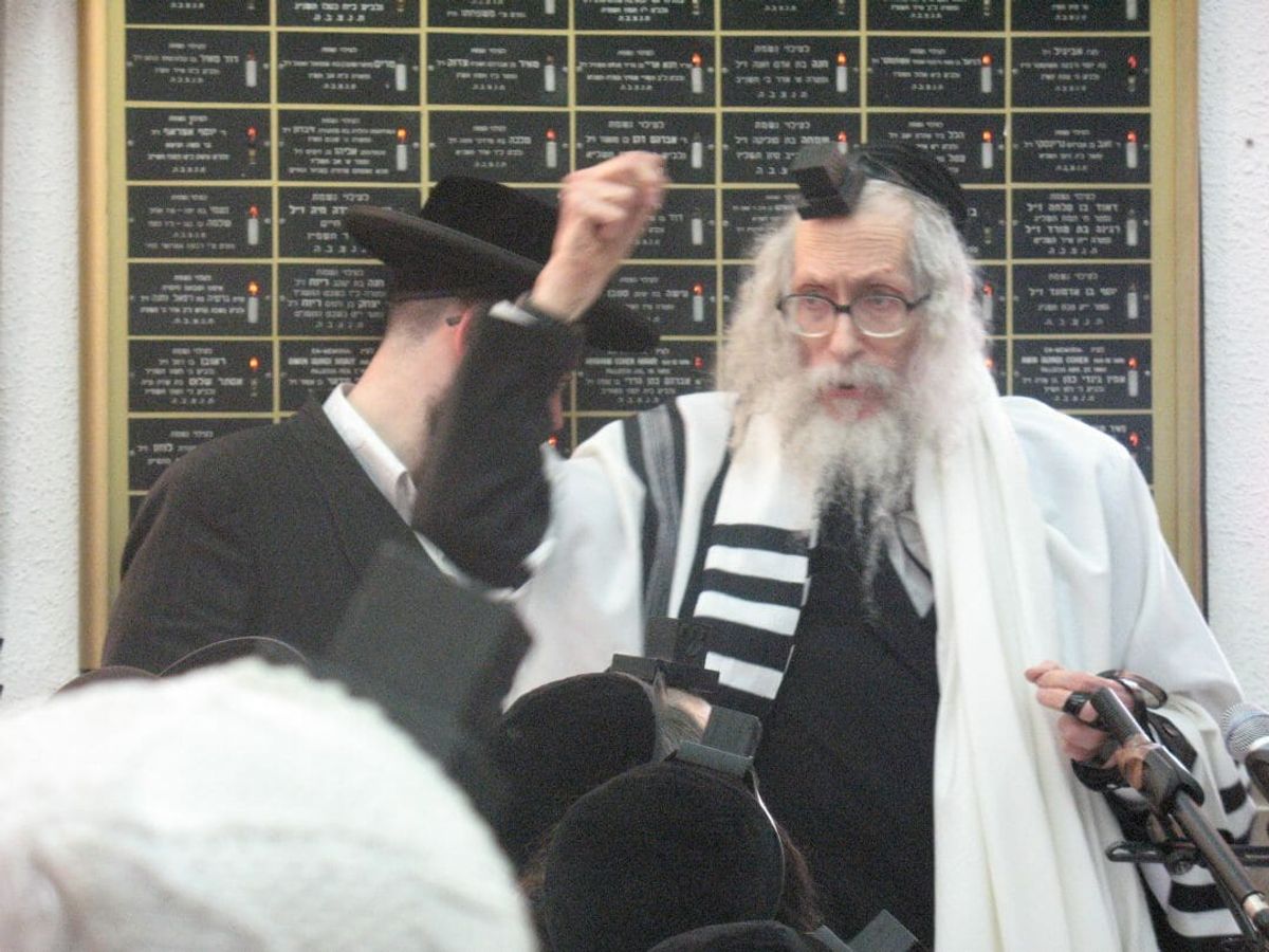 "אם תתבטל לאליעזר תראה דברים יותר גדולים מעינו של הלווייתן" - שיעורו של הגה"צ הרב אליעזר ברלנד שליט"א