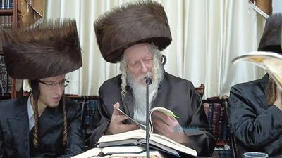 שמחת בית צדיקים • שבע ברכות האחרון לנינתו של הגה"צ רבי אליעזר ברלנד שליט"א במעון קודשו • גלריית תמונות