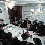 שיעור מהגה"צ רבי אליעזר ברלנד שליט"א לחבורת בנו הרב נחמן ברלנד שליט"א