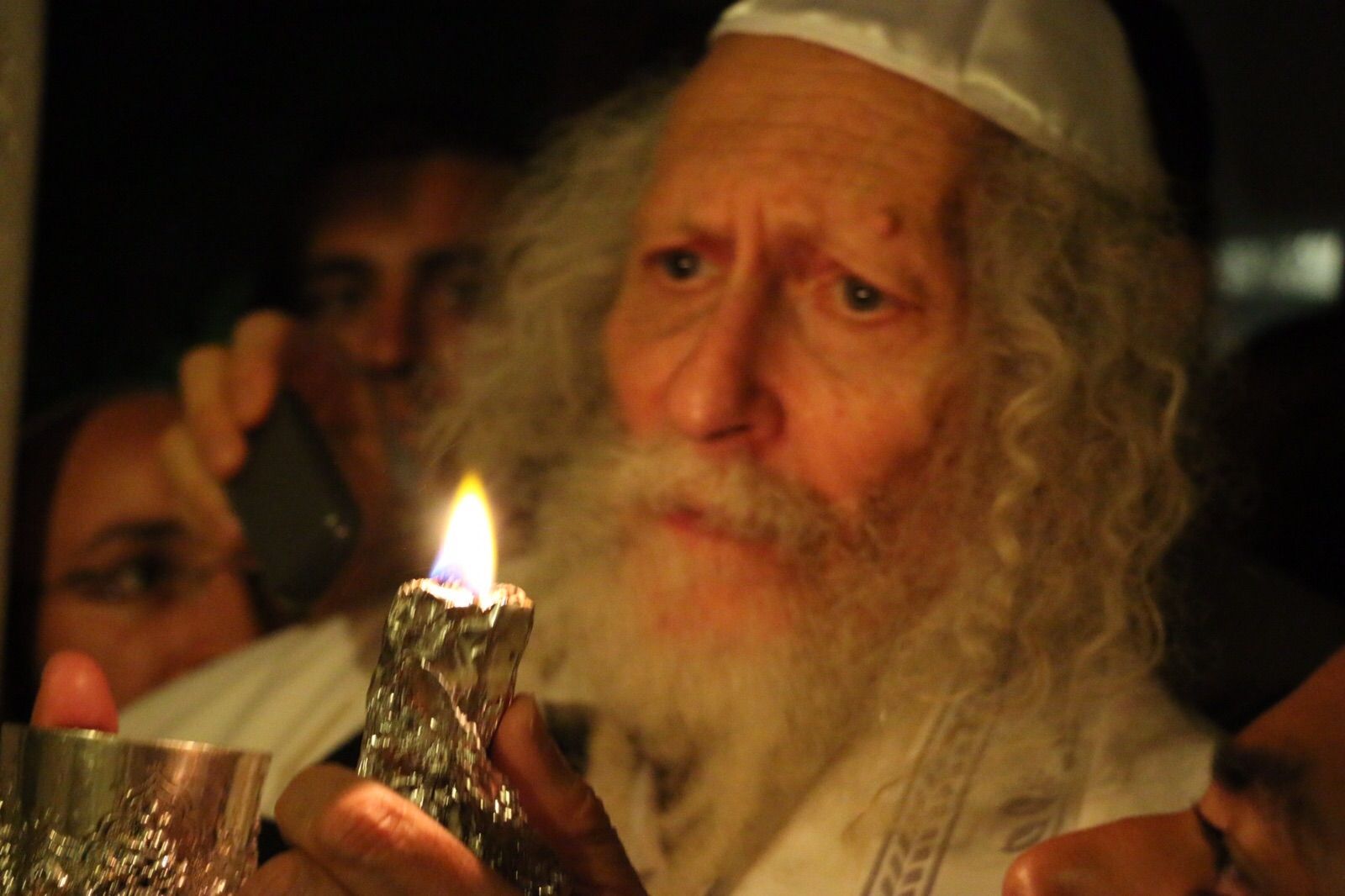 דחוף להיום! הרב ברלנד מצווה לכל עם ישראל לסיים עד היום בחצות הלילה שניים מקרא ואחד תרגום של פרשת השבוע "בא" - האזינו