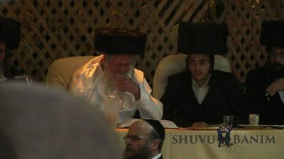 חתונת נין הגה"צ הרב אליעזר ברלנד שליט"א עם בת הרב שמואל שטרן שליט"א