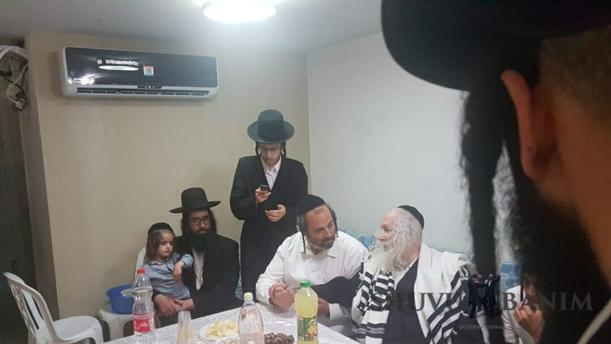 הצדיק הרב ברלנד בביקור בית בעיר דימונה [גלריית תמונות]