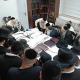 שיעור לתושבי אור עקיבא בבית מורינו הגה"צ רבי אליעזר ברלנד שליט"א