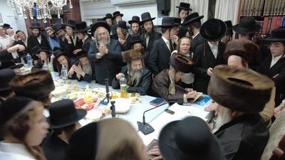 בְּחָכְמָה יִבָּנֶה בַּיִת • שמחת האירוסין לנינו של הגה"צ רבי אליעזר ברלנד שליט"א