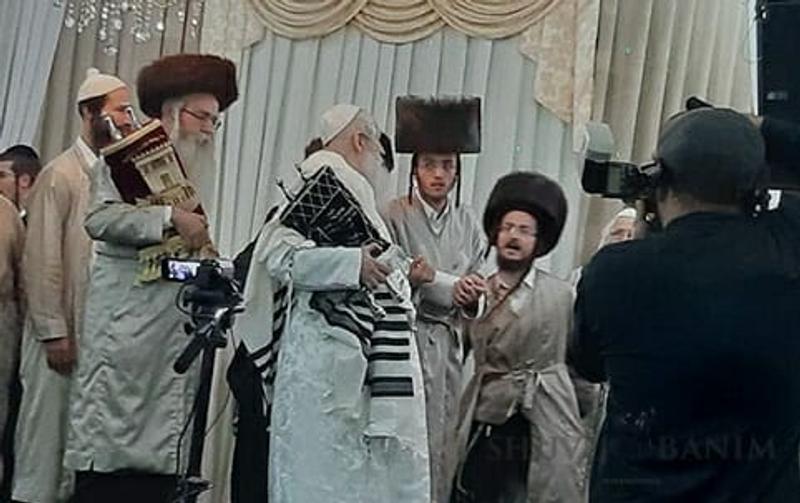 הקפות שניות עם הגה"צ הרב אליעזר ברלנד שליט"א כמו שלא נראו מעולם: צפו