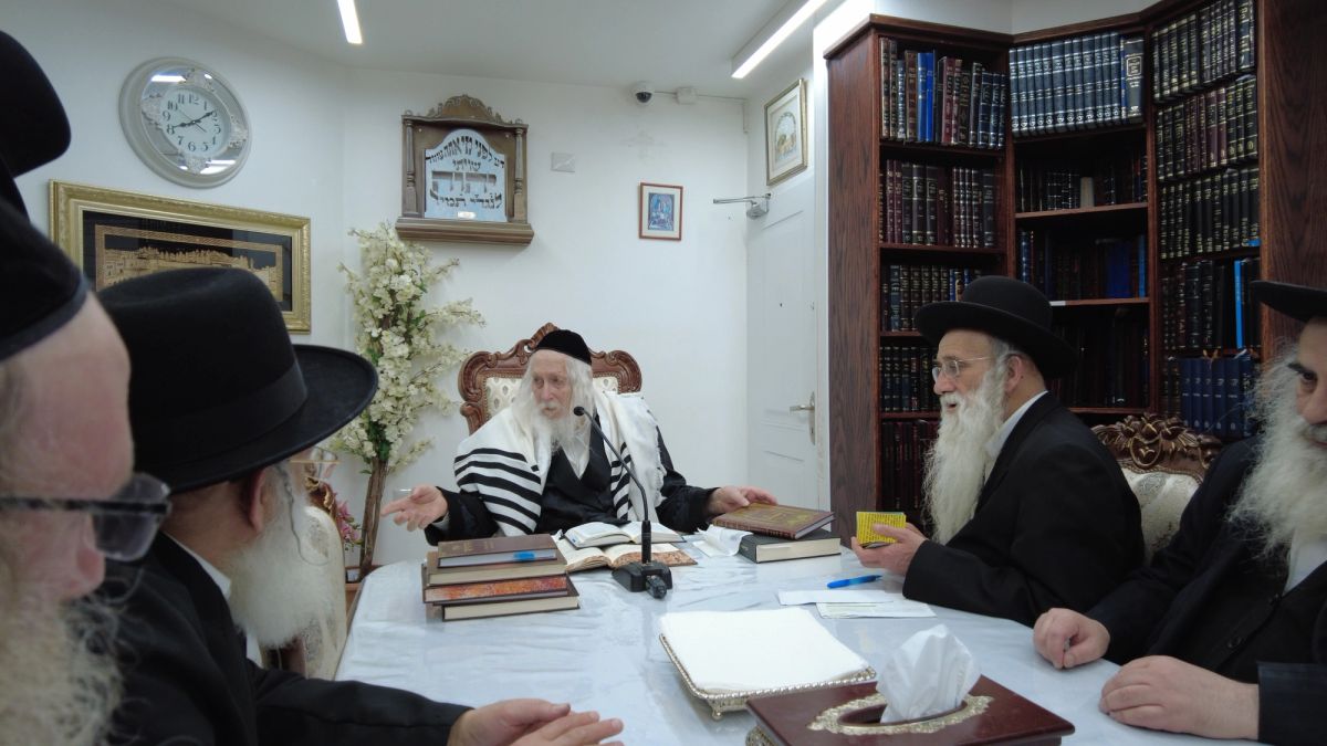 שיעור לאברכי כולל הוראה במעונו של הגה"צ רבי אליעזר ברלנד שליט"א