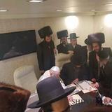 מראות הקודש ממעמד קבלת הפנים וכתיבת הכתובה של החתן שמואל איזיק רובינשטיין נכד הגה"צ הרב אליעזר ברלנד שליט"א