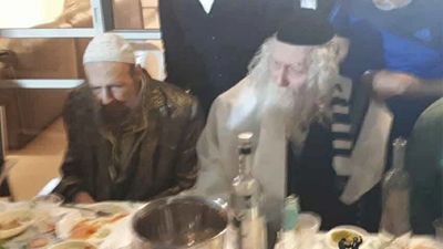 פגישה היסטורית ומרגשת בין הגה"צ הרב אליעזר ברלנד שליט"א והגה"צ הרב דב קוק שליט"א מטבריה - גלריית תמונות