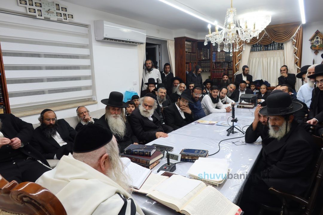 שיעור לתושבי ראש העין במעונו של הגה"צ רבי אליעזר ברלנד שליט"א