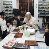 קבלת קהל ערב שבת קודש וסעודה שלישית, תולדות תש"פ - הגה"צ הרב אליעזר ברלנד שליט"א