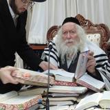 שיעור לתושבי אחיסמך במעונו של הגה"צ רבי אליעזר ברלנד שליט"א