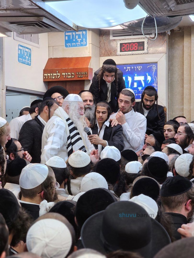 "וְשָׁכַנְתִּי בְּתוֹךְ בְּנֵי יִשְׂרָאֵל" • שבת פרשת תצווה - שושן פורים קטן - בצילו של הגה"צ רבי אליעזר ברלנד שליט"א