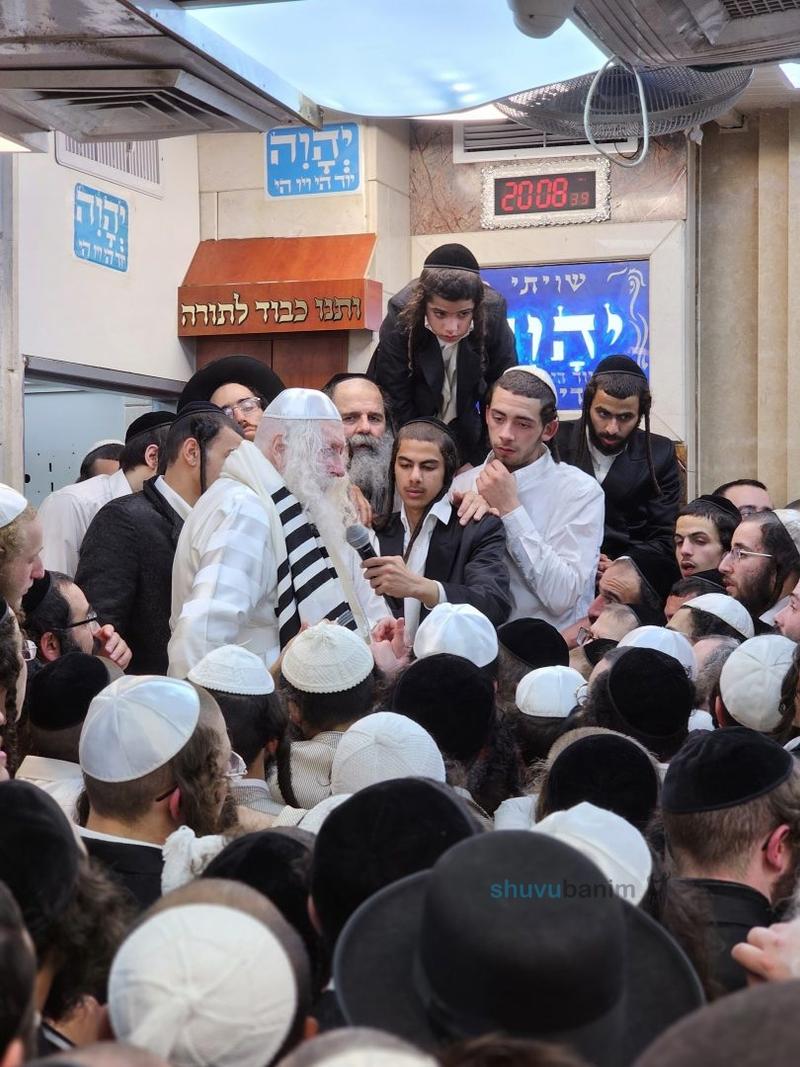 "וְשָׁכַנְתִּי בְּתוֹךְ בְּנֵי יִשְׂרָאֵל" • שבת פרשת תצווה - שושן פורים קטן