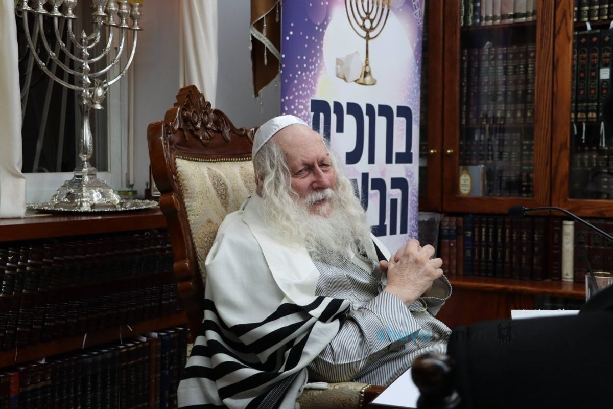 "חֲשׂוֹף זְרוֹעַ קָדְשֶׁךָ וְקָרֵב קֵץ הַיְשׁוּעָה" • כנס חנוכה לילדי הארגון 'הבן יקיר לי' במעונו של הגה"צ רבי אליעזר ברלנד שליט"א