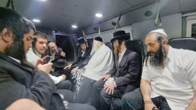 Rabbi Eliezer Berland Shlit”a in Prayer for Am Yisrael at Tomb of Yosef HaTzaddik
