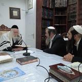 תושבי עוטף עזה, שובו בנים נתיבות וחיילי מילואים בשיעור בבית הגה"צ רבי אליעזר ברלנד שליט"א