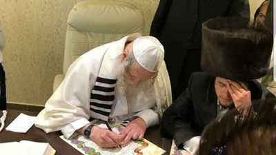 צפו בקליפ מתוך חתונת רייכר סלמנוביץ' עם הגה"צ הרב אליעזר ברלנד שליט"א