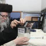 ועל גמילות חסדים - עבודת הצדקה והחסד של מורינו הרב אליעזר ברלנד שליט"א