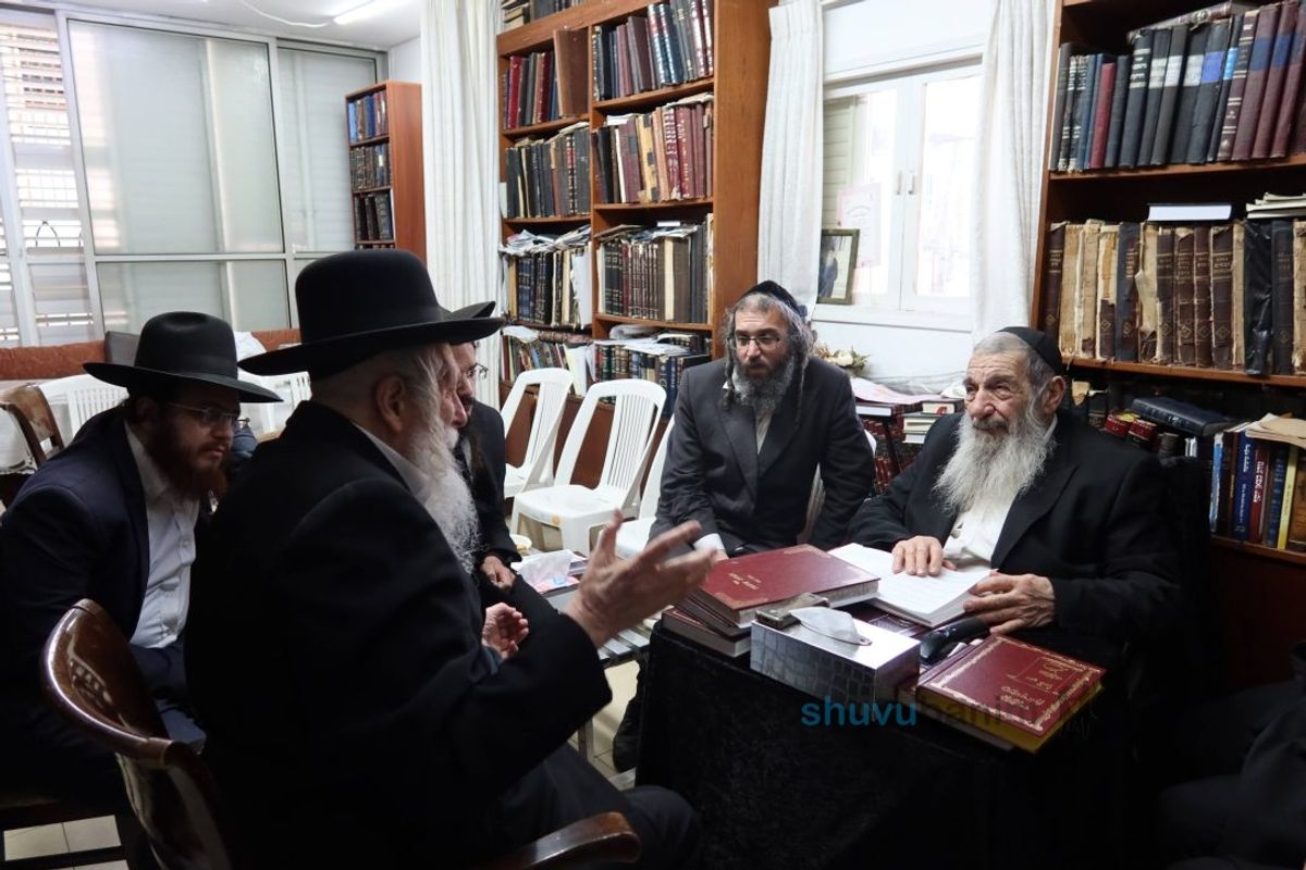 שצדיקים נפטרים זה כמו שנהרגים על קידוש ה' • הגה"צ רבי אליעזר ברלנד שליט"א בניחום אבלים על פטירת הגאון רבי שלמה בן שמעון זצוק"ל