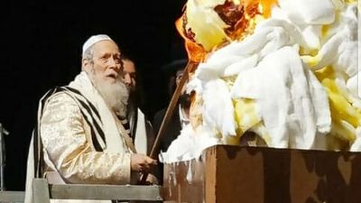 עוּלוּ וְאִתְכַּנְּשׁוּ לְהִלּוּלָא דְּבַר יוֹחַאי • כל הפרטים על ההדלקה המרכזית בהשתתפות הגה"צ רבי אליעזר ברלנד שליט"א