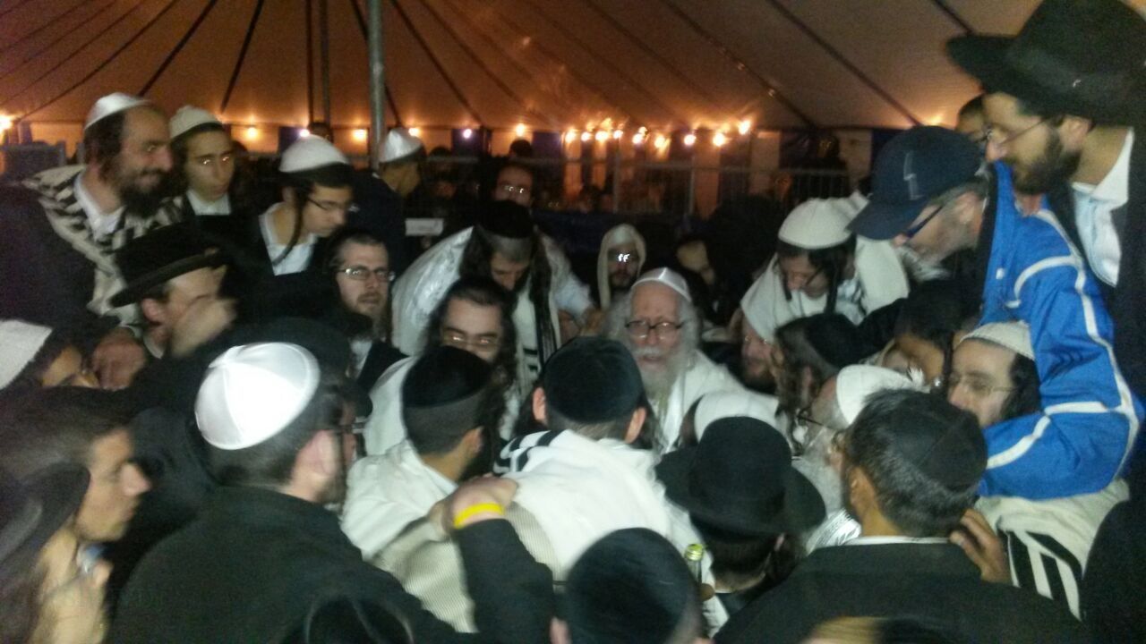 צפו: הבדלה מוצ"ש פרשת שמיני עם הגה"צ רבי אליעזר ברלנד שליט"א בהולנד