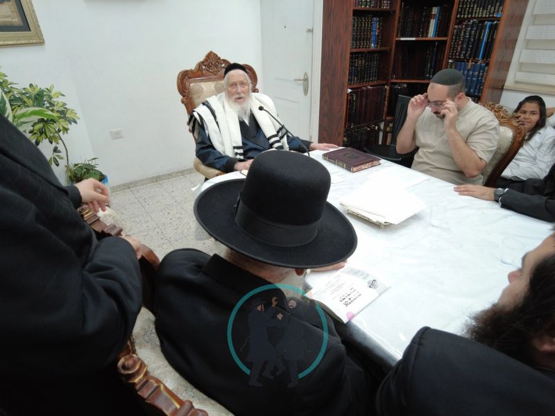 מורנו הרב ברלנד שליט"א מוסר שיעור בביתו