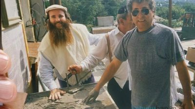 תגלית היסטורית: כשמורינו הרב אליעזר ברלנד ותלמידיו סחבו אבני שיש מירושלים לאומן