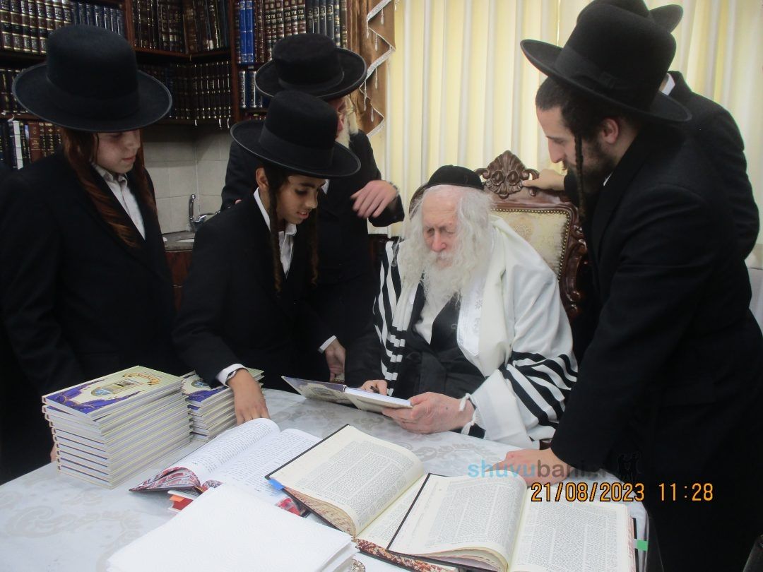 לרגל סיום שנת הלימודים • מכינה לישיבה בתלמוד תורה 'אמונת ציון' נכנסו לחלוקת תעודות