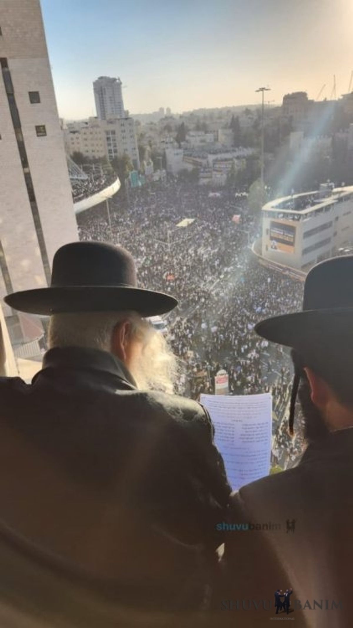 תיעוד: הגה"צ רבי אליעזר ברלנד שליט"א בעצרת המיליון בכניסה לירושלים