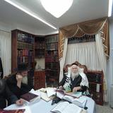 שיעור לבחורי ישיבת 'נחלי נצח' לבעלי תשובה במעונו של מורינו הגה"צ רבי אליעזר ברלנד שליט"א