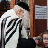 מַחְלְפוֹת רֹאשׁוֹ • תיעוד מתוק של חלאק'ה ע"י הגה"צ רבי אליעזר ברלנד שליט"א