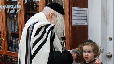 מַחְלְפוֹת רֹאשׁוֹ • תיעוד מתוק של חלאק'ה ע"י הגה"צ רבי אליעזר ברלנד שליט"א