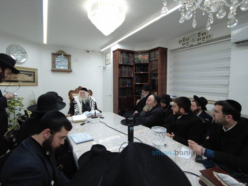 שיעור לבחורי ישיבה ליטאים במעונו של הגה"צ רבי אליעזר ברלנד שליט"א