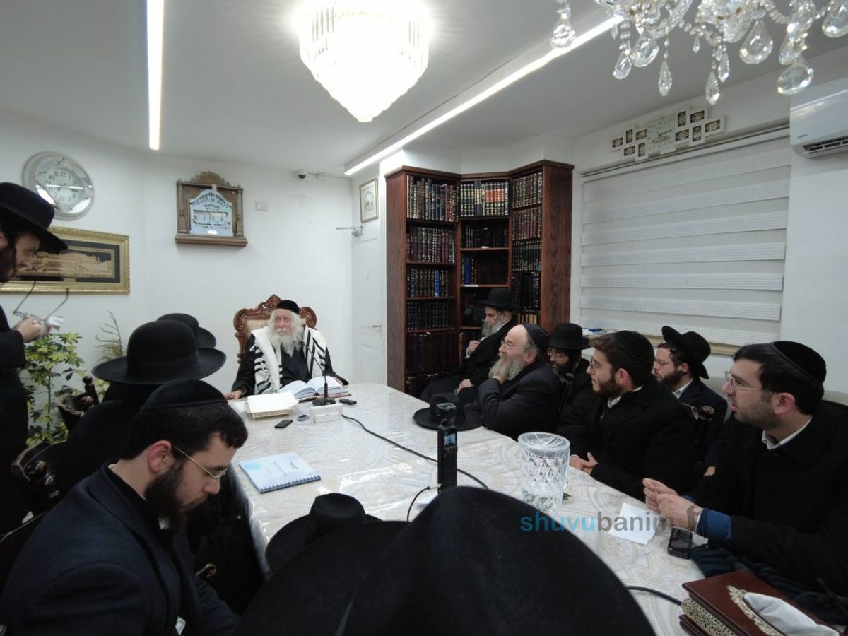 שיעור לבחורי ישיבה ליטאים במעונו של הגה"צ רבי אליעזר ברלנד שליט"א