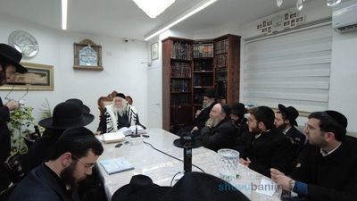 שיעור לבחורי ישיבה ליטאים במעונו של הגה"צ רבי אליעזר ברלנד שליט"א