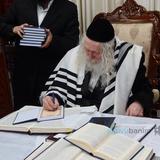 "יָדוֹ פְתוּחָה לְכָל מַשְׁכִּימֵי בַבֹּקֶר" • בחורי חכמה ודעת זכו לקבל 'אורחות צדיקים' בקודש פנימה