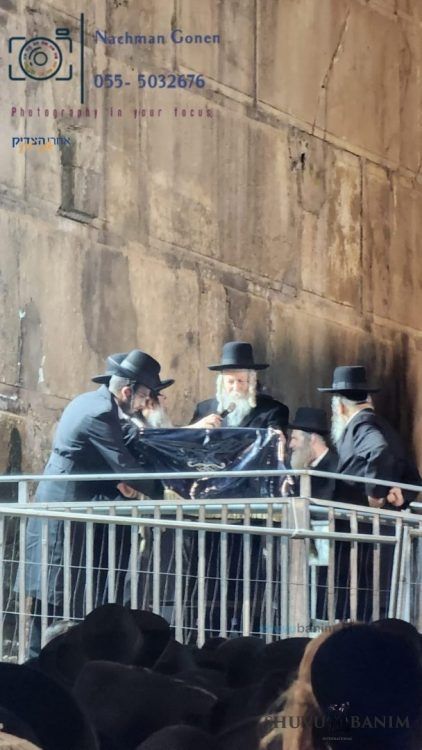 Thousands at Prayer Rally in Hevron with R' Eliezer Berland Shlit"a