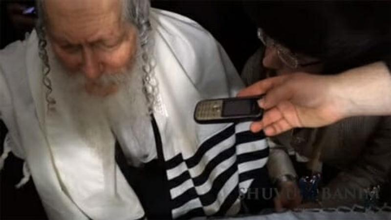 "עכשיו כולם הולכים עם המשיח" - ברית מילה בגבעת אולגה עם הרב ברלנד שליט"א