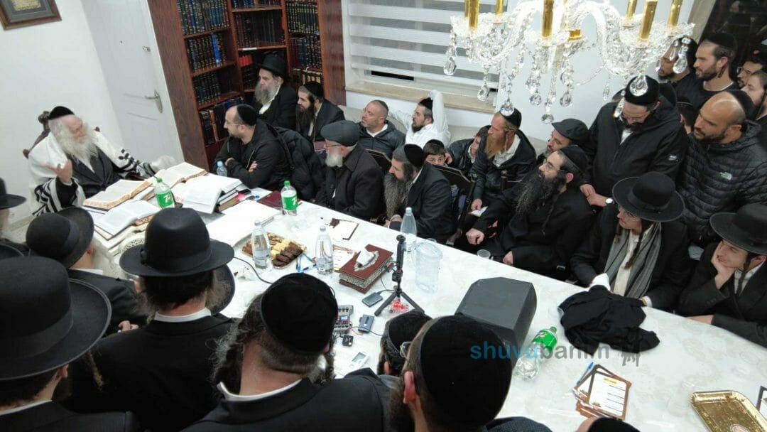 שיעור לתושבי בת ים במעונו של הרב אליעזר ברלנד שליט"א ‏•‏ למעננו ולמען דורותינו