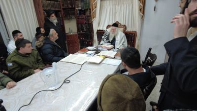 שיעור לתושבי לוד במעונו של הגה"צ רבי אליעזר ברלנד שליט"א