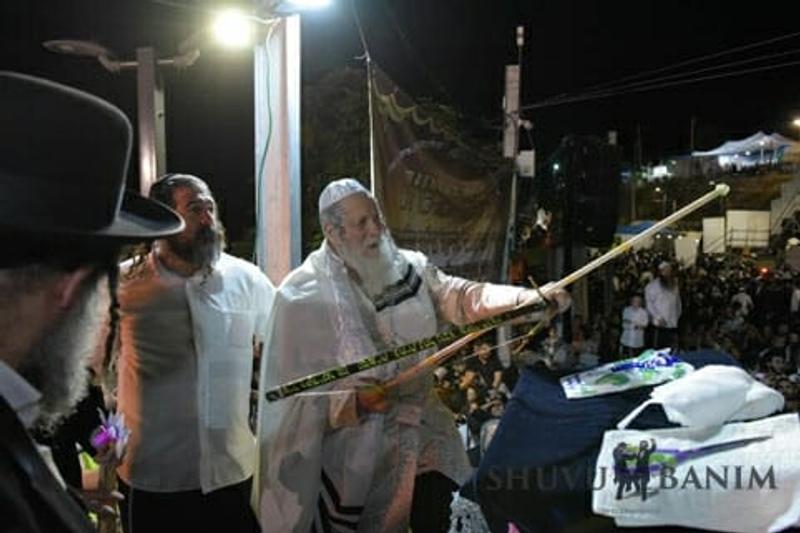 מעמד ההדלקה ל"ג בעומר מירון - עוד ממראות הקודש עם הרב ברלנד שליט"א