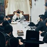 שיעור לבחורים במעונו של הגה"צ רבי אליעזר ברלנד שליט"א