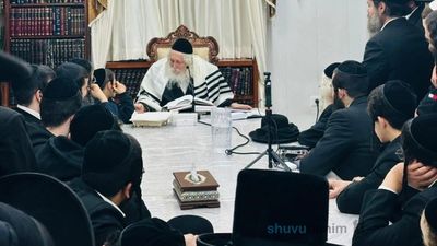 שיעור לבחורים במעונו של הגה"צ רבי אליעזר ברלנד שליט"א