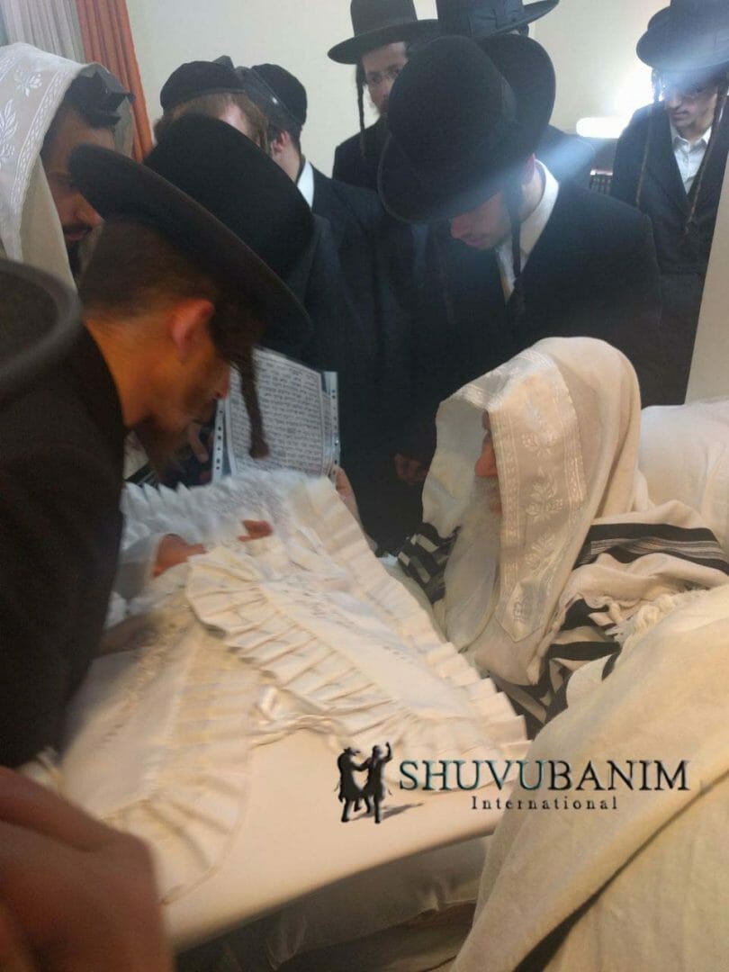 גלריה מרגשת מהברית של הנין של הרב אליעזר ברלנד שליט"א ושיעור נדיר שהעביר הרב למקורבים מבת ים