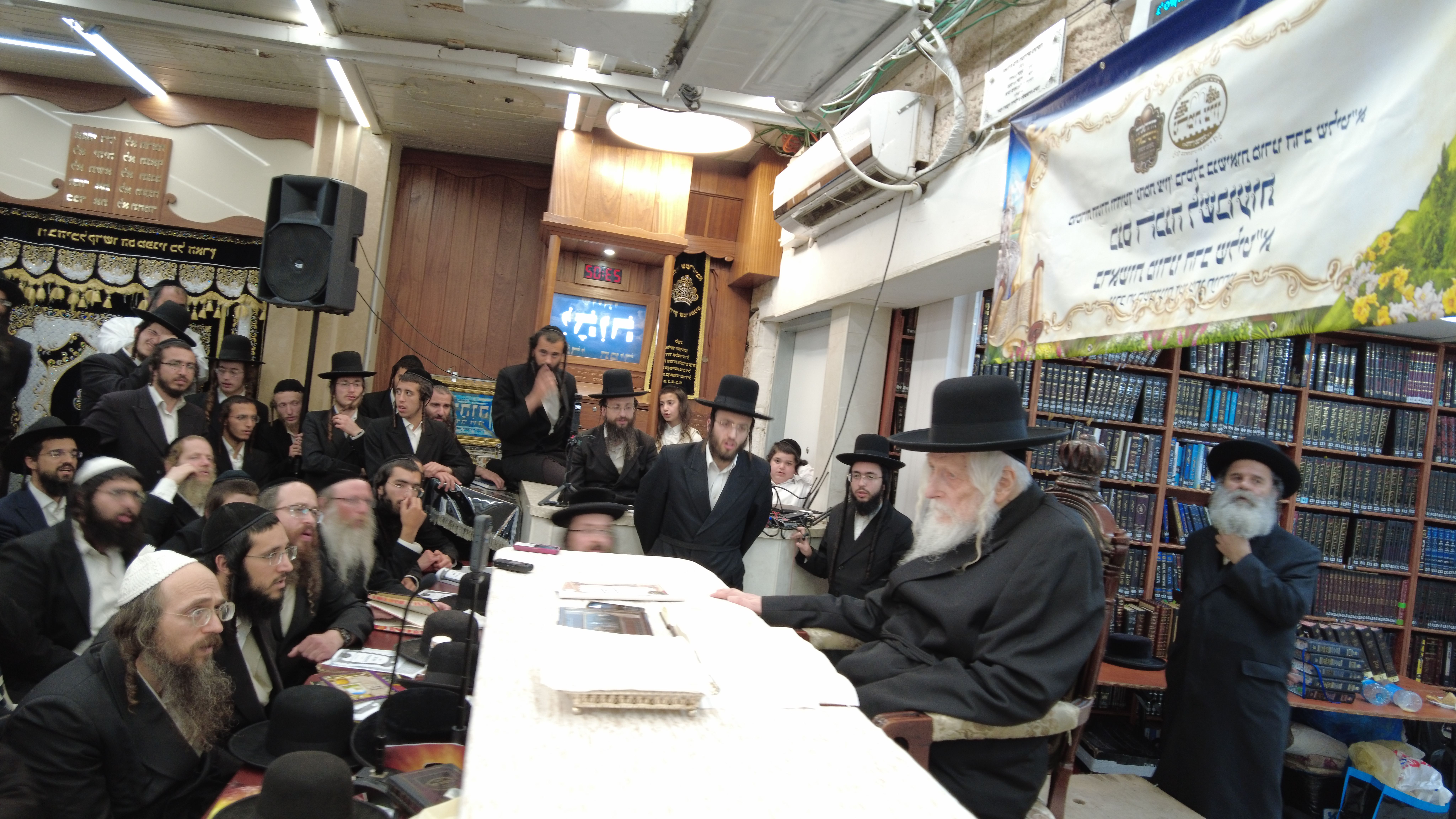 תיעוד אווירי של הכנס לכבוד מתן תורה ערב שבועות תשפ"ו עם מורנו הגה"צ הרב אליעזר ברלנד שליט"א
