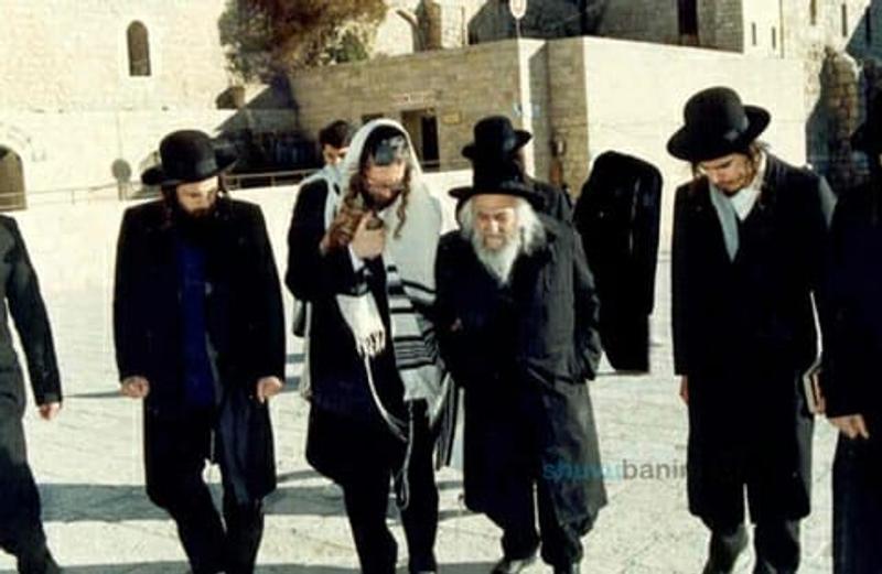 מגְדוּלַת הֲגַהַ"צ רַבִּי לֵוִי יִצְחָק בֶּנְדֶר זְצוּקַ"ל