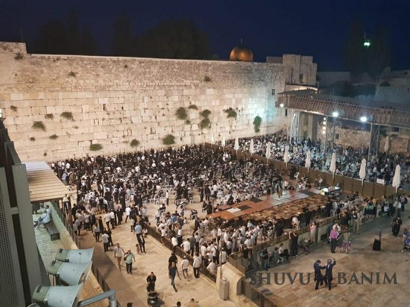 המראות מעצרת התפילה בכותל לרפואת הרב ברלנד שליט"א ודיווח על מצבו