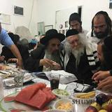 הגה"צ הרב אליעזר ברלנד שליט"א בחנוכת הבית אצל משפחת ביטון - מסע הקודש של הצדיק בליל רביעי