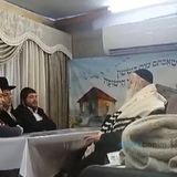 הגה"צ רבי אליעזר ברלנד שליט"א בניחום אבלים למשפחת יגלניק