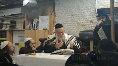 ברית מילה ותקיעת השופר של ר"ח אלול עם הגה"צ הרב אליעזר ברלנד שליט"א